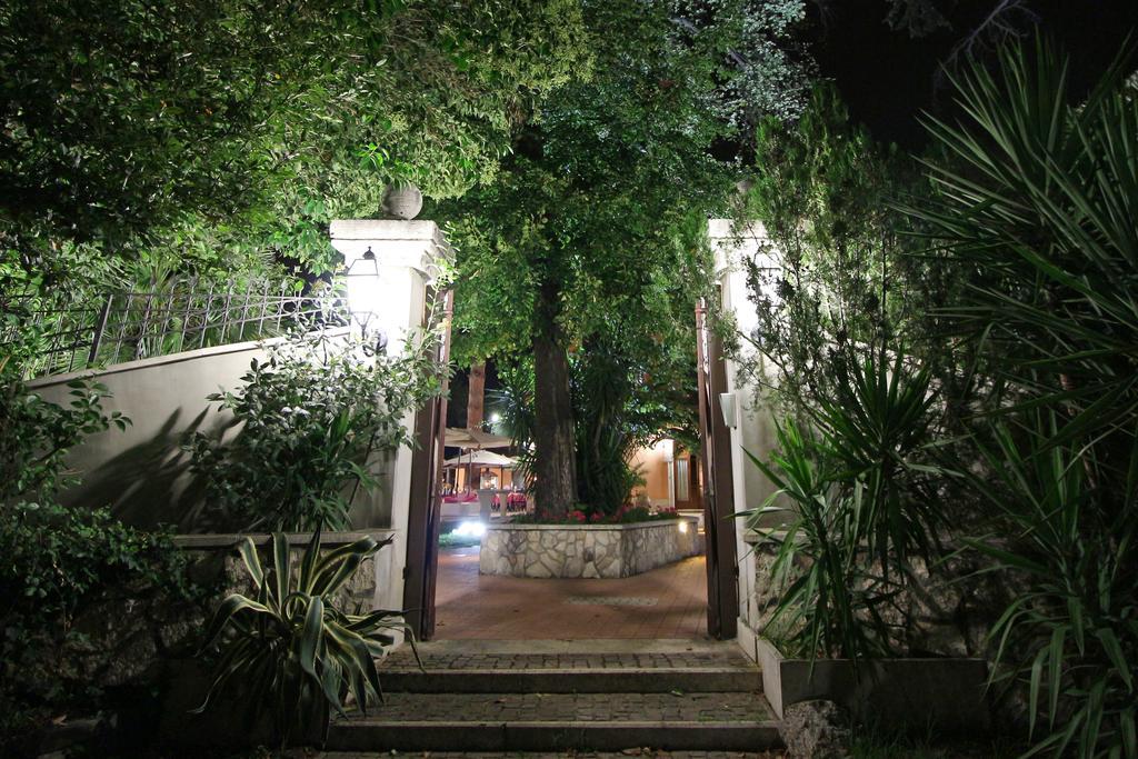Villa Kappa Tivoli Room photo
